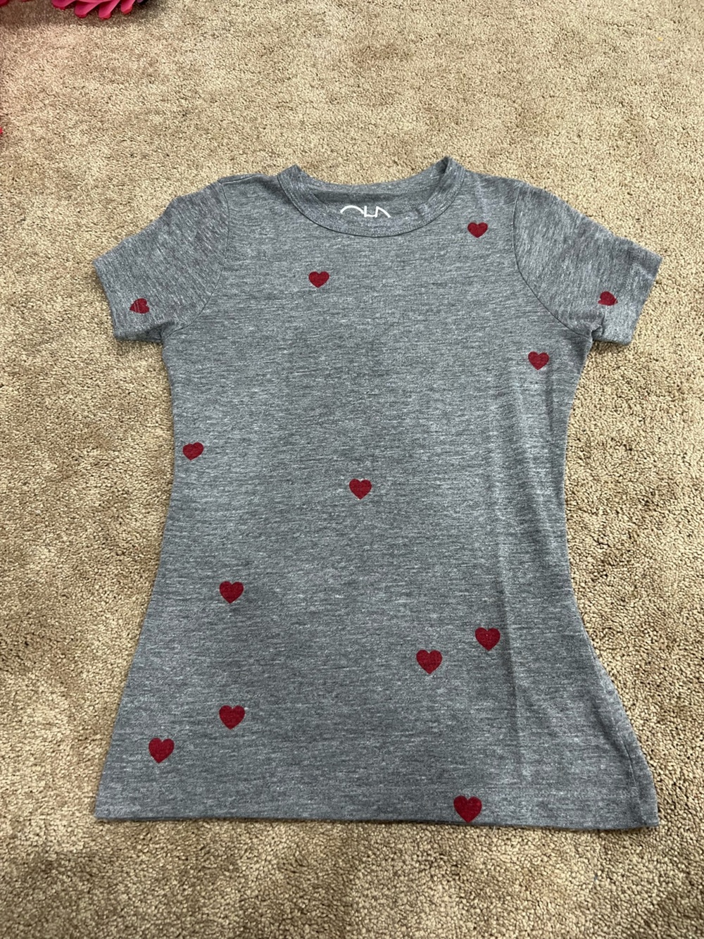 Chaser Gray Tee with Red Hearts size small